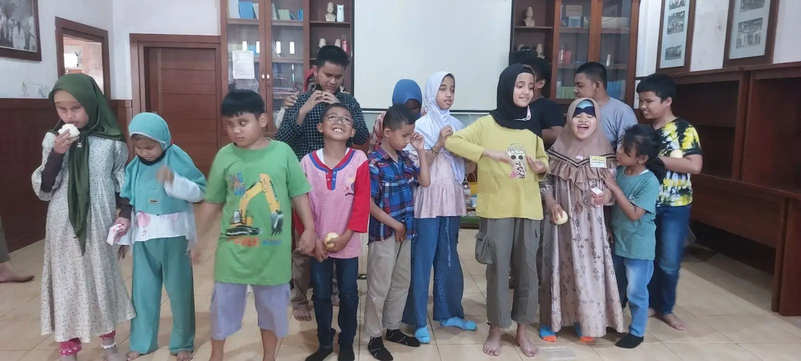 Kemajuan Membanggakan Anak Difabel Netra di Program “Jagat Jemari”